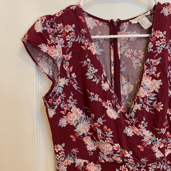 Wine Maroon Floral Romper Size S - Picture 4 of 5